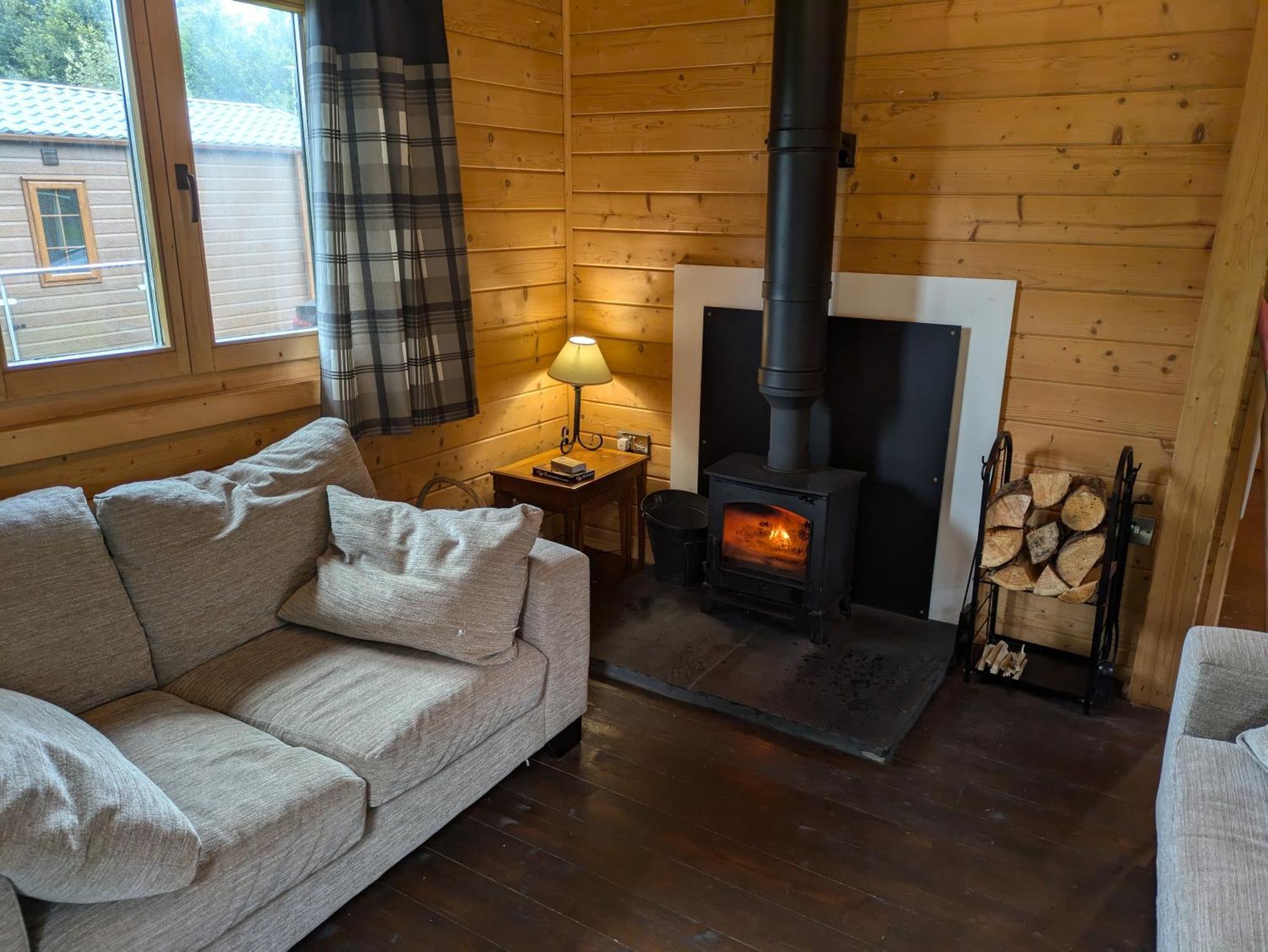 Rustic Lodge Retreat At Riverview Holiday Park Newcastleton 외부 사진