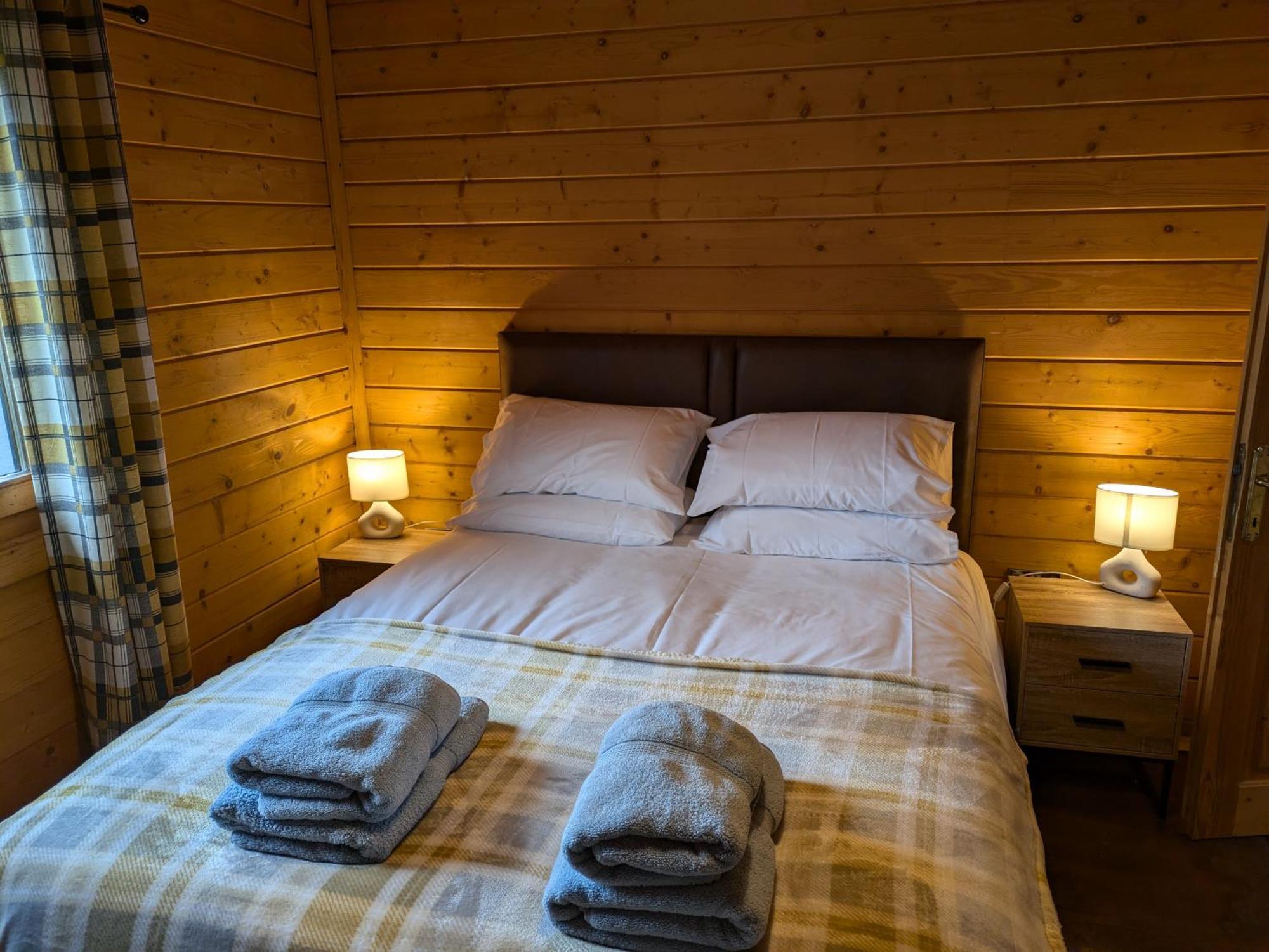 Rustic Lodge Retreat At Riverview Holiday Park Newcastleton 외부 사진