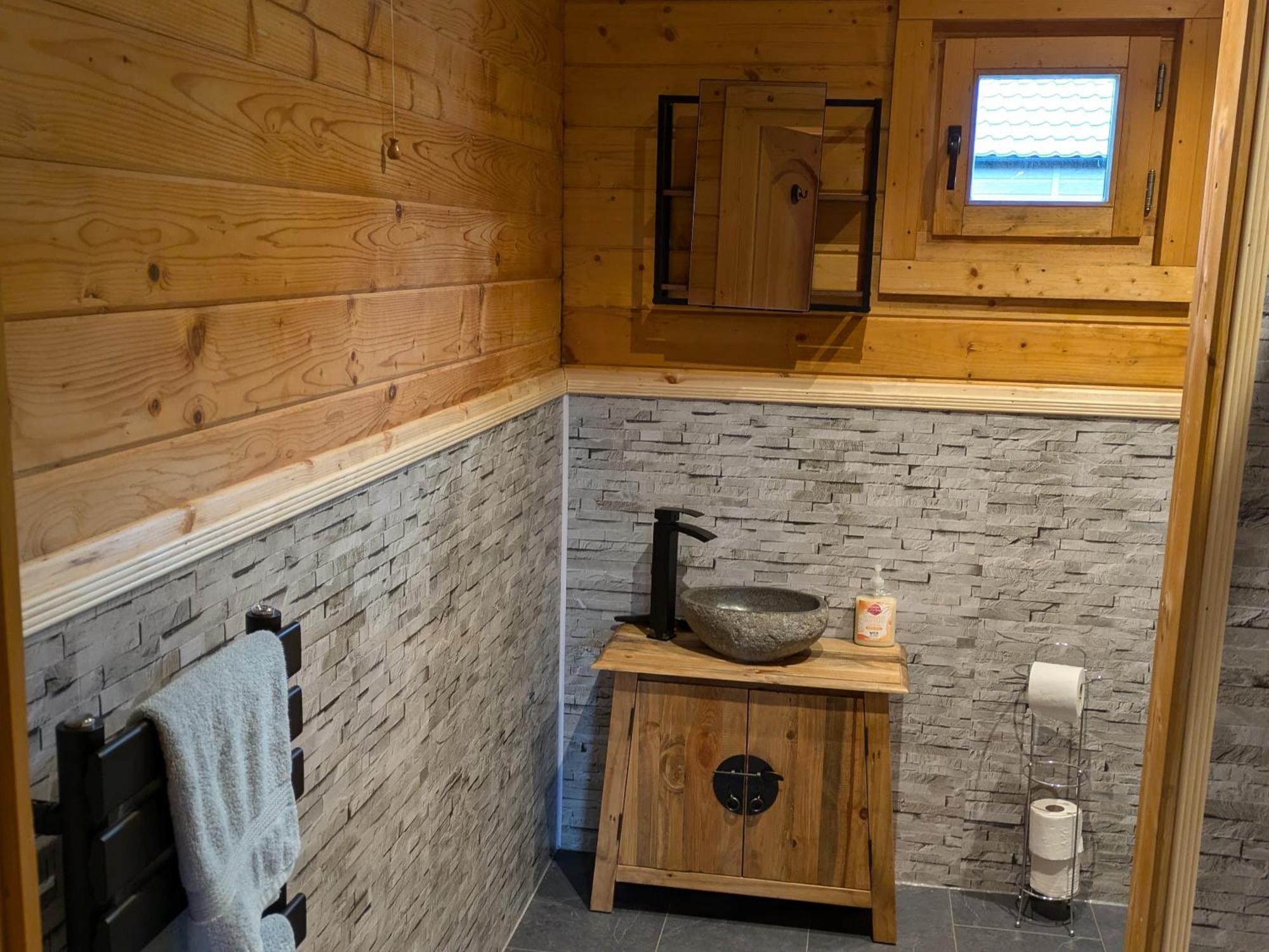 Rustic Lodge Retreat At Riverview Holiday Park Newcastleton 외부 사진